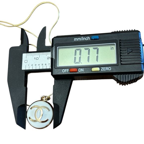 Chanel Button Charm On Unbranded Plated Sterling Silver Chain Necklace Set - Picture 9 of 9